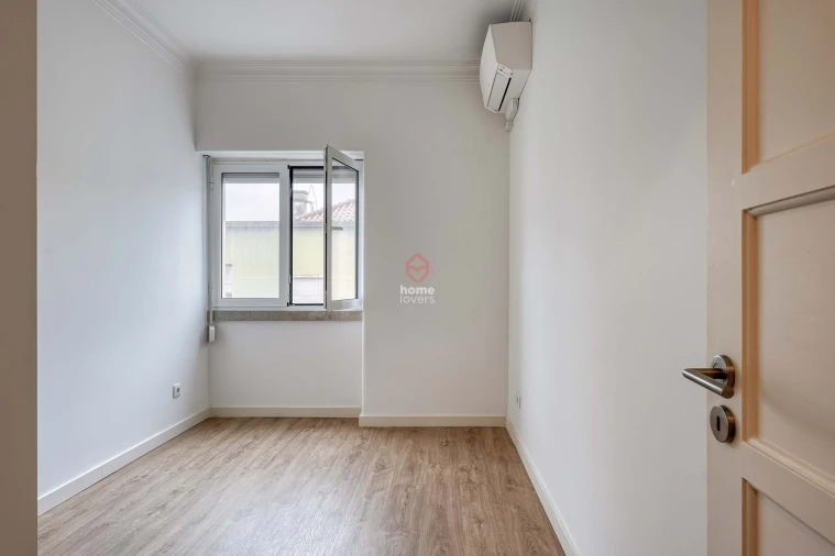 Apartamento T2 para Venda em Algés, Linda-A-Velha e Cruz Quebrada-Dafundo Foto 10