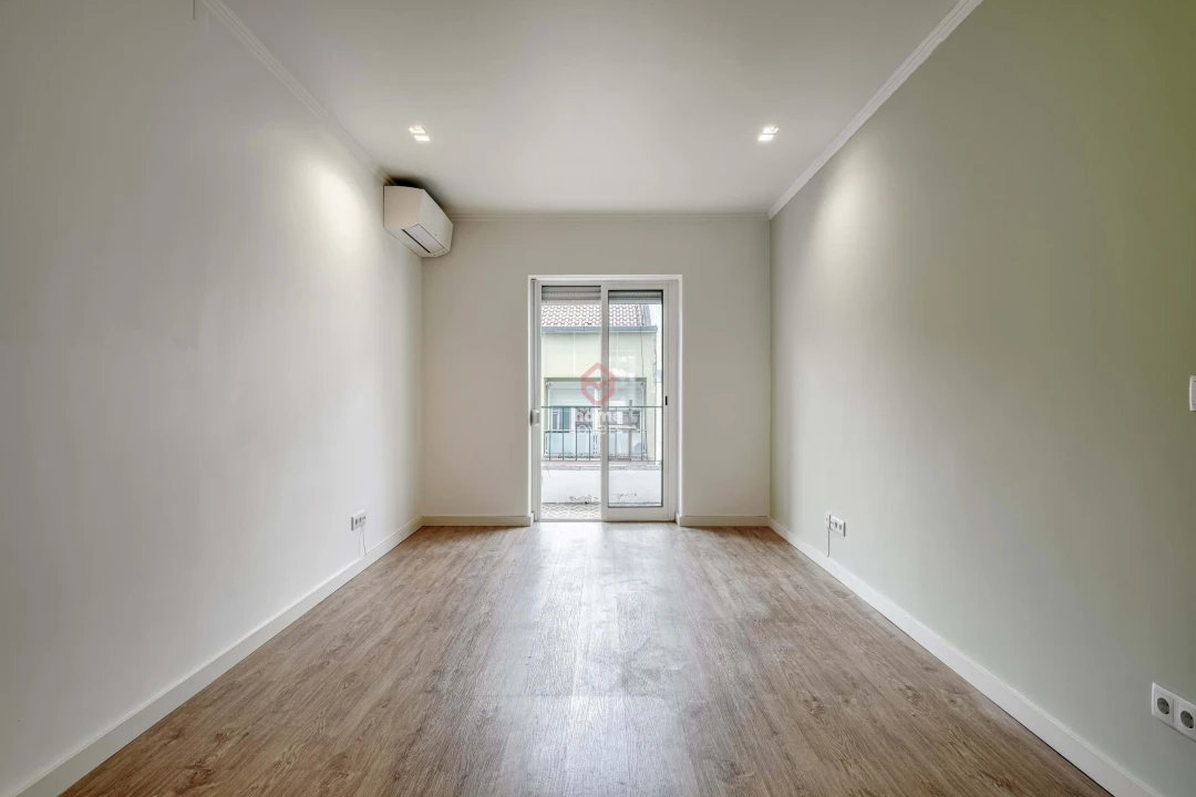 Apartamento T2 para Venda em Algés, Linda-A-Velha e Cruz Quebrada-Dafundo Foto 3