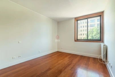 Apartamento T4 para Venda em Matosinhos e Leça da Palmeira