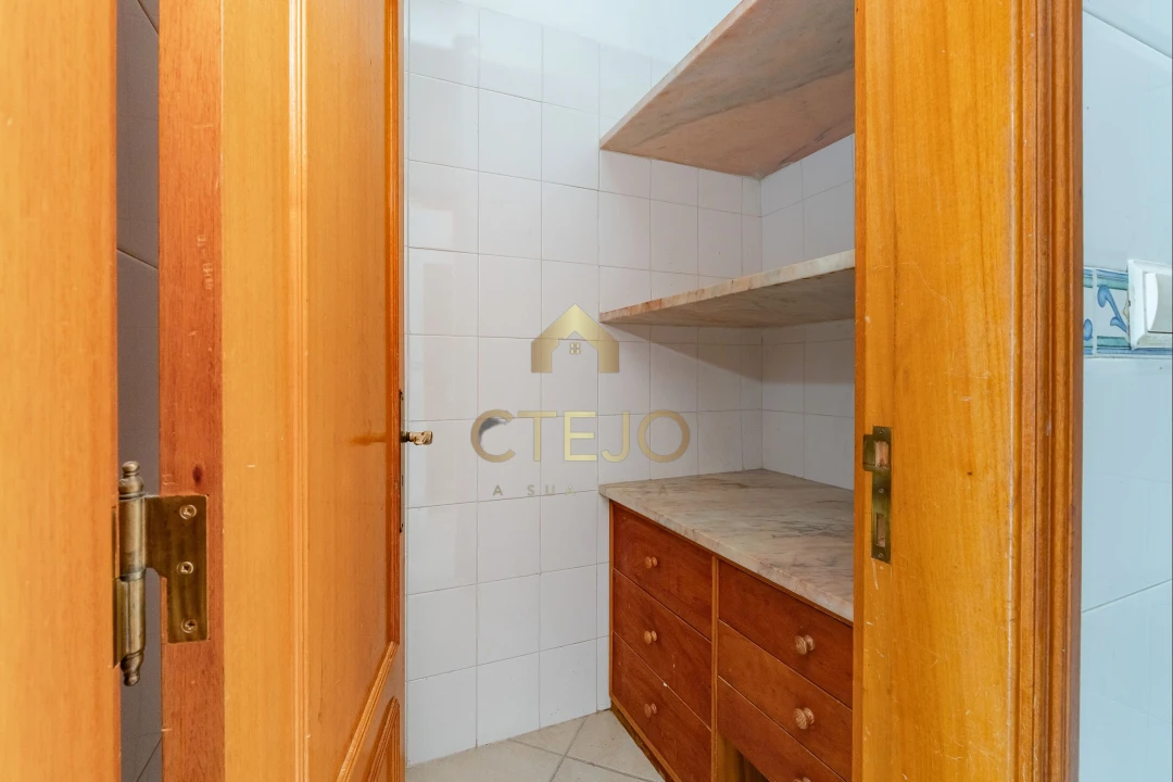 Apartamento T3 para Venda em Póvoa de Santa Iria e Forte da Casa Foto 10