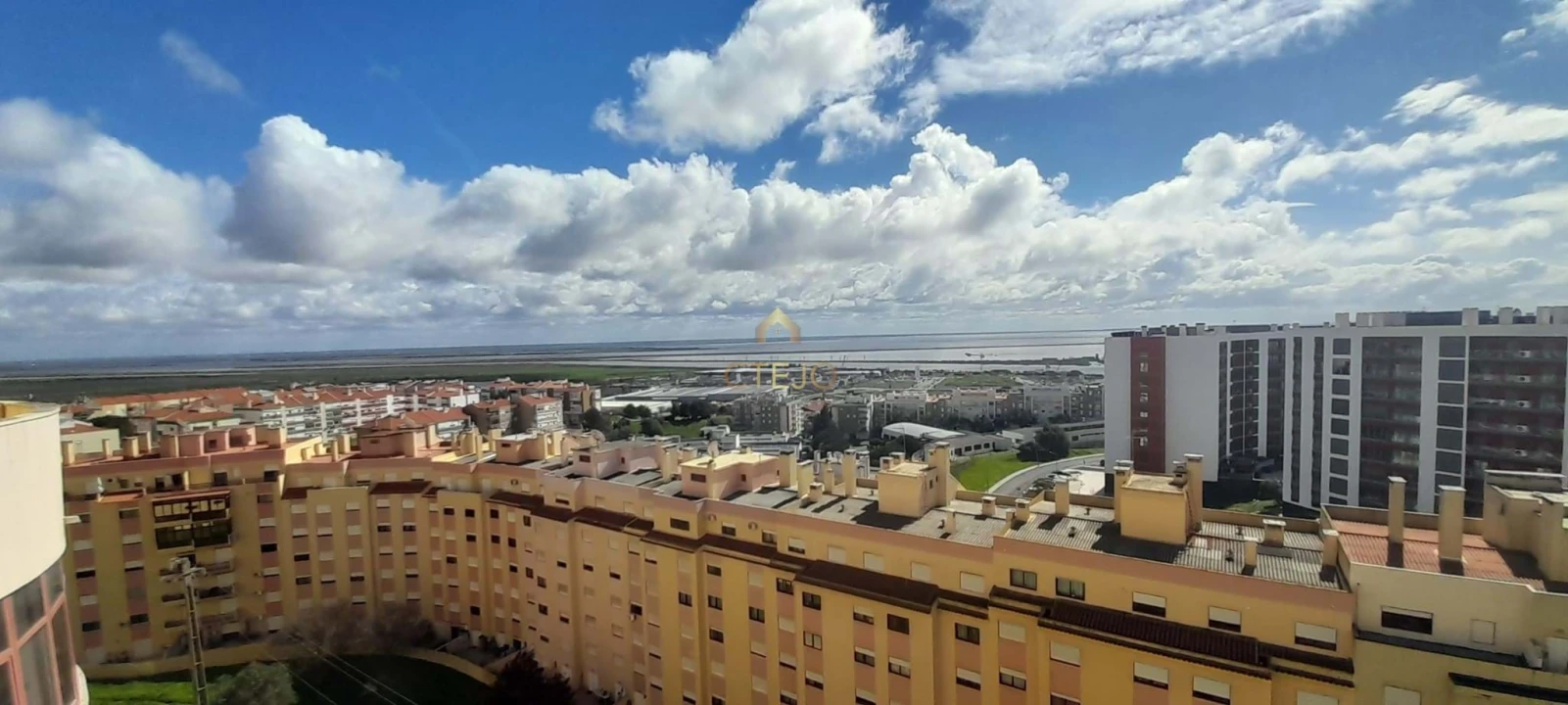 Apartamento T3 para Venda em Póvoa de Santa Iria e Forte da Casa Foto 2