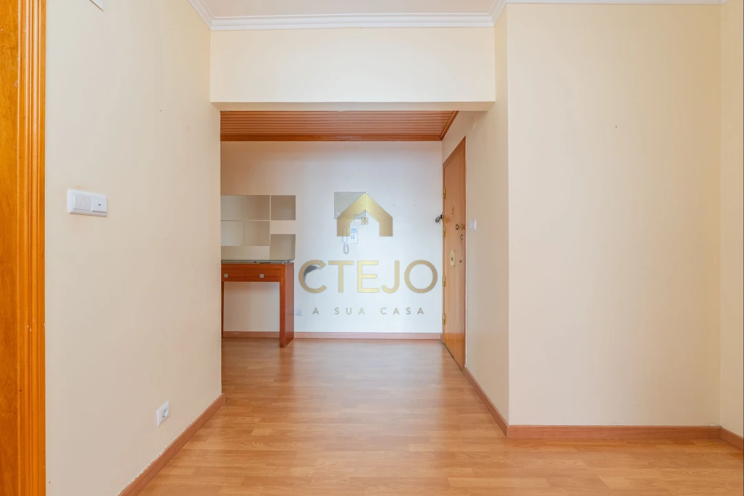 Apartamento T3 para Venda em Póvoa de Santa Iria e Forte da Casa Foto 3