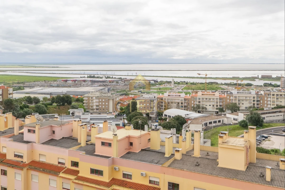 Apartamento T3 para Venda em Póvoa de Santa Iria e Forte da Casa Foto 22