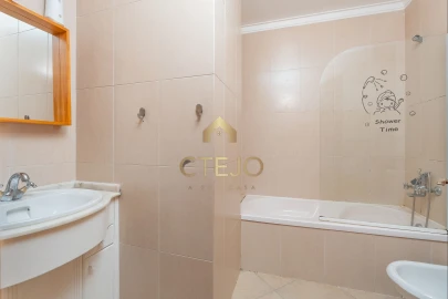 Apartamento T3 para Venda em Póvoa de Santa Iria e Forte da Casa