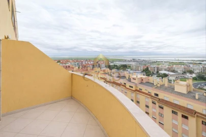 Apartamento T3 para Venda em Póvoa de Santa Iria e Forte da Casa
