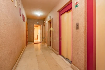 Apartamento T3 para Venda em Póvoa de Santa Iria e Forte da Casa