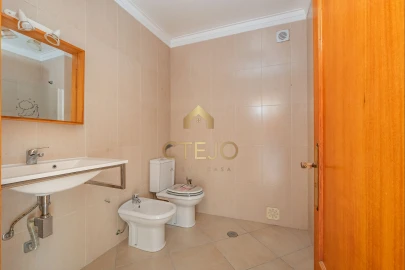 Apartamento T3 para Venda em Póvoa de Santa Iria e Forte da Casa