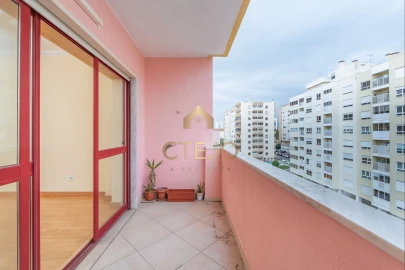 Apartamento T3 para Venda em Póvoa de Santa Iria e Forte da Casa