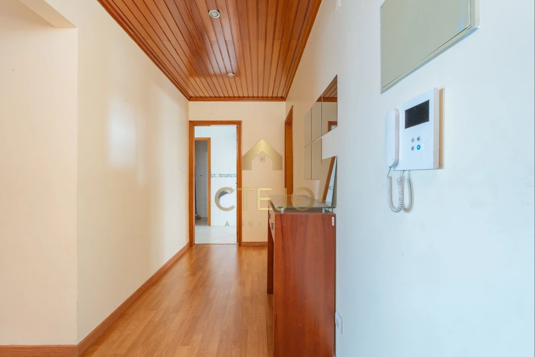 Apartamento T3 para Venda em Póvoa de Santa Iria e Forte da Casa Foto 1