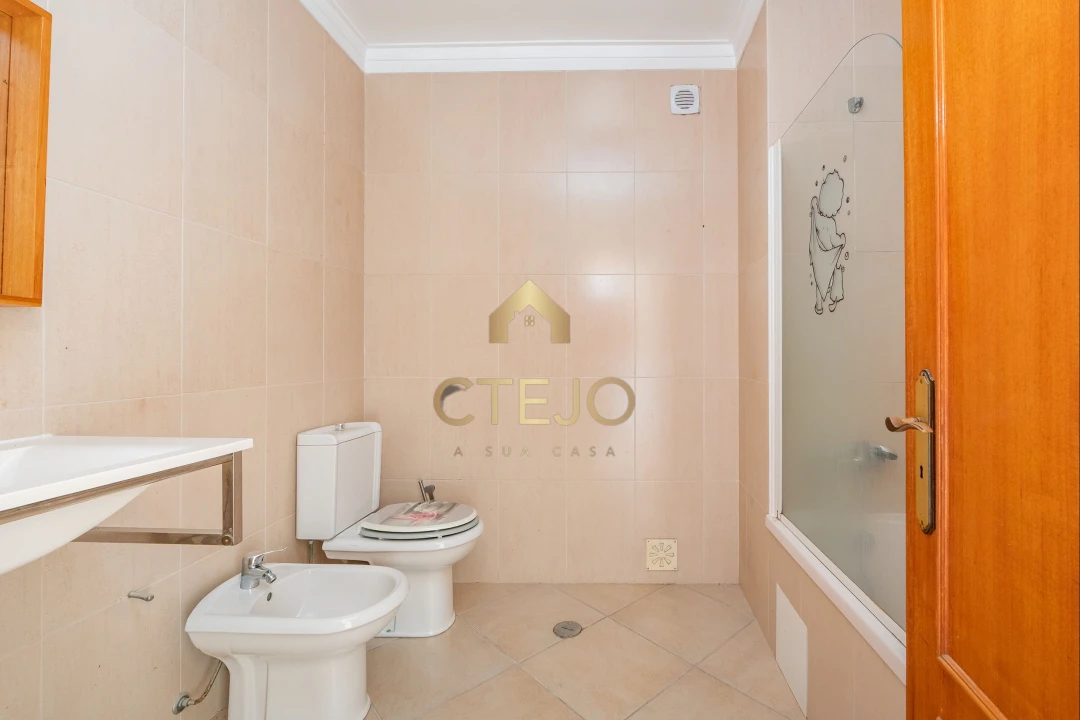 Apartamento T3 para Venda em Póvoa de Santa Iria e Forte da Casa Foto 19