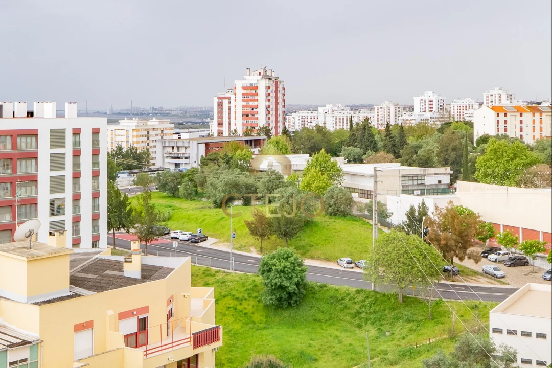 Apartamento T3 para Venda em Póvoa de Santa Iria e Forte da Casa Foto 23