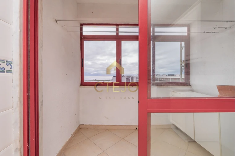 Apartamento T3 para Venda em Póvoa de Santa Iria e Forte da Casa Foto 8