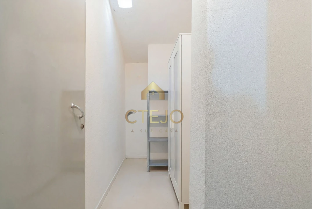 Apartamento T3 para Venda em Póvoa de Santa Iria e Forte da Casa Foto 26