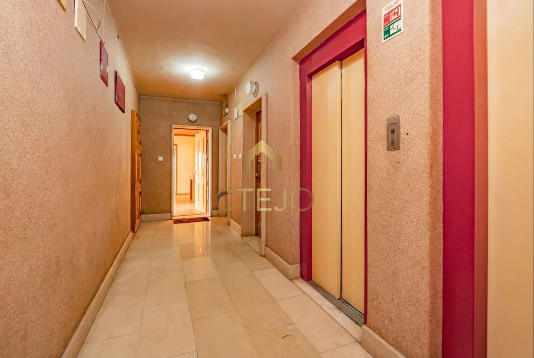 Apartamento T3 para Venda em Póvoa de Santa Iria e Forte da Casa Foto 27