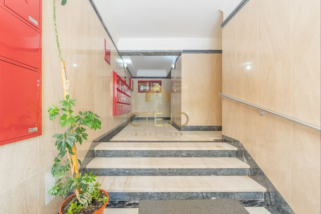 Apartamento T3 para Venda em Póvoa de Santa Iria e Forte da Casa Foto 28