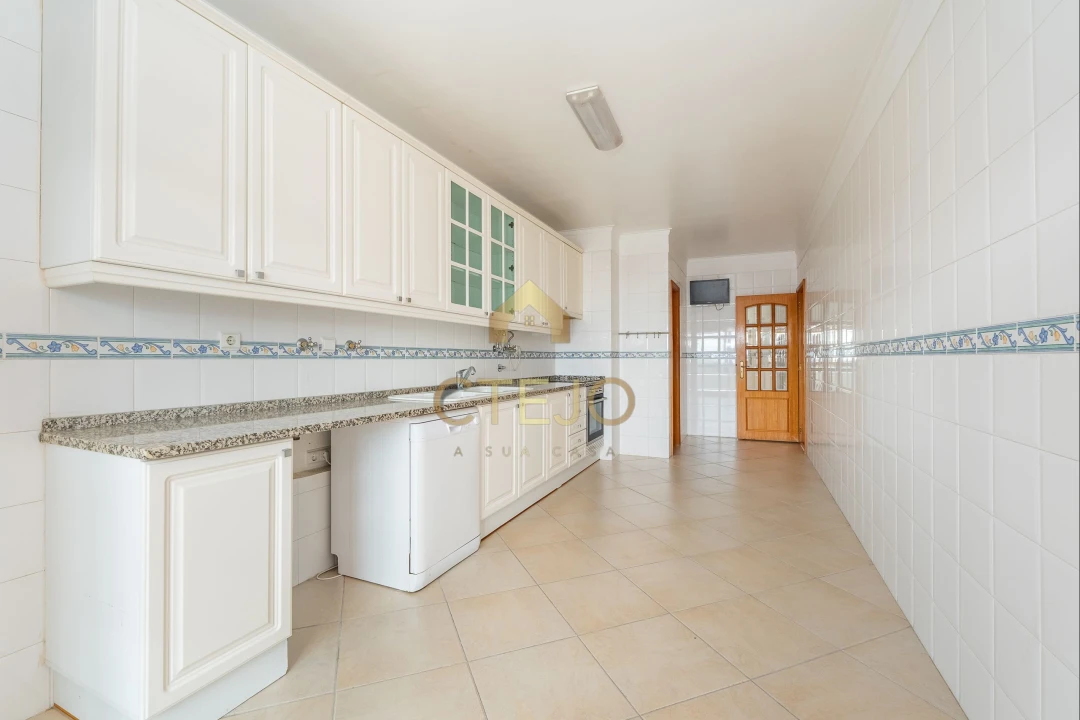 Apartamento T3 para Venda em Póvoa de Santa Iria e Forte da Casa Foto 9