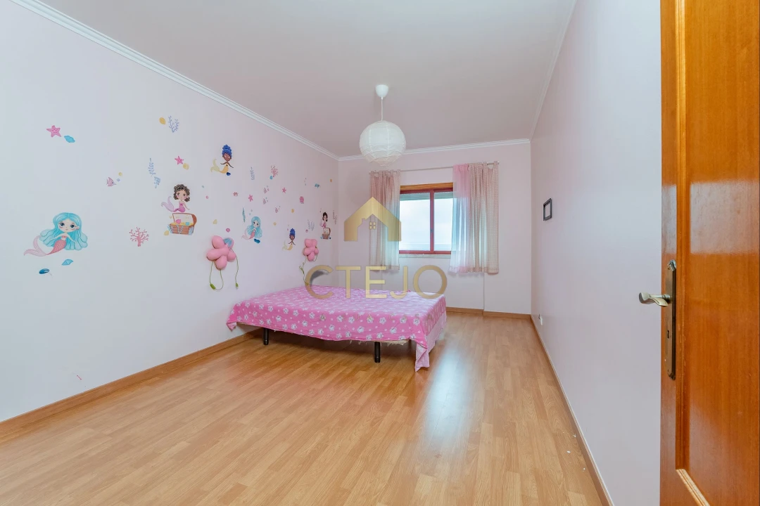 Apartamento T3 para Venda em Póvoa de Santa Iria e Forte da Casa Foto 14
