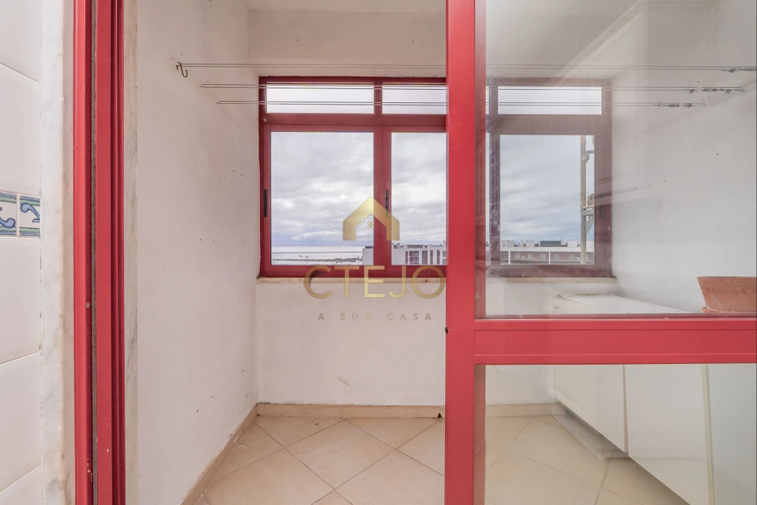 Apartamento T3 para Venda em Póvoa de Santa Iria e Forte da Casa Foto 8