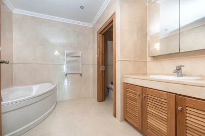 Apartamento T5 para Venda em União das Freguesias de Setúbal