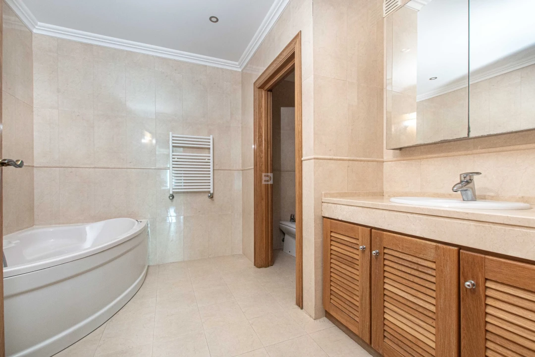 Apartamento T5 para Venda em União das Freguesias de Setúbal Foto 6