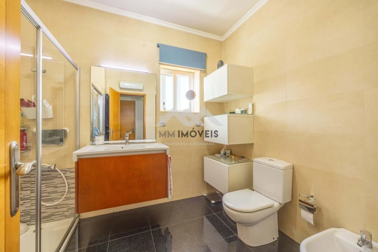 Apartamento T3 para Venda em Ramalde Foto 9