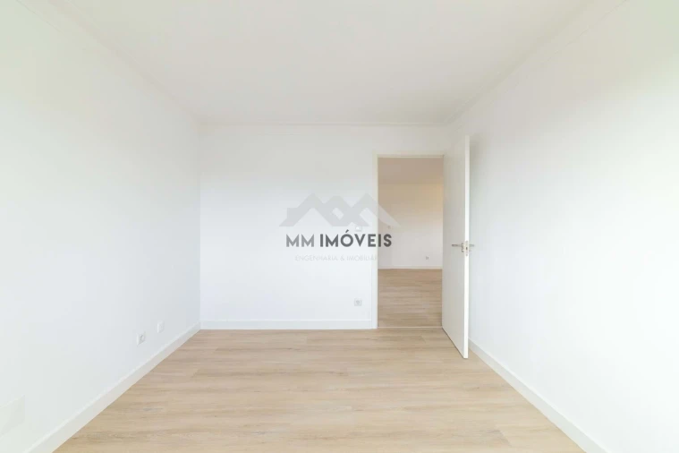 Apartamento T2 para Venda em Rio Tinto Foto 8