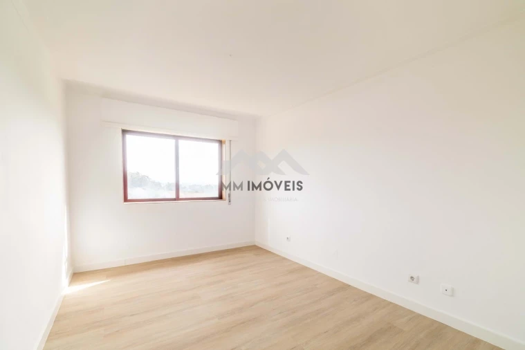 Apartamento T2 para Venda em Rio Tinto Foto 12