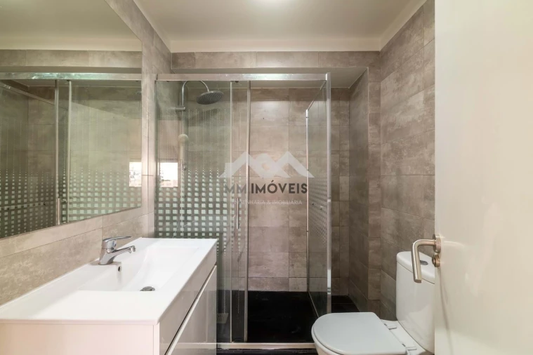 Apartamento T2 para Venda em Rio Tinto Foto 11