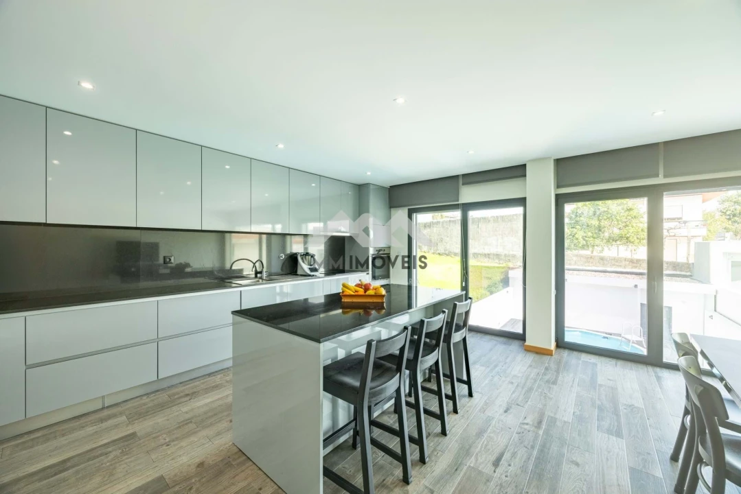 Moradia T3 para Venda em Alfena Foto 36