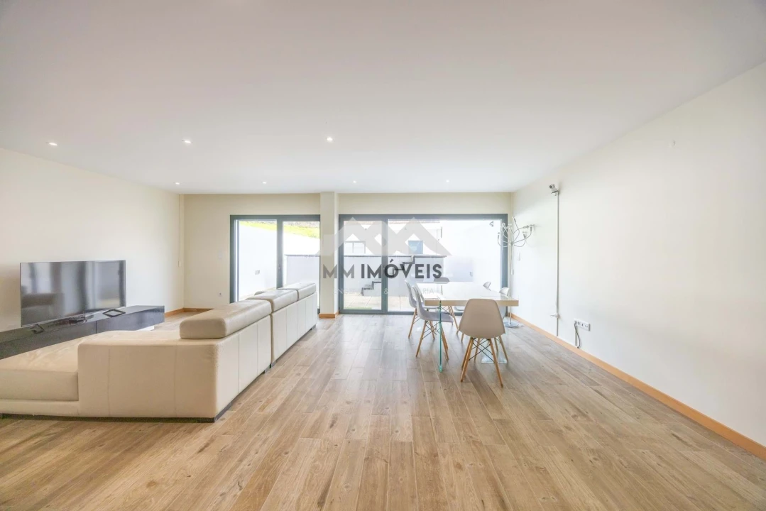 Moradia T3 para Venda em Alfena Foto 15