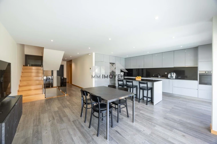 Moradia T3 para Venda em Alfena Foto 2