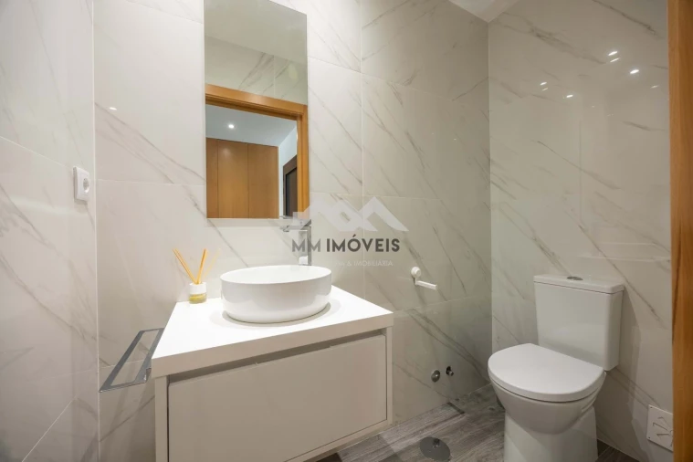 Moradia T3 para Venda em Alfena Foto 5