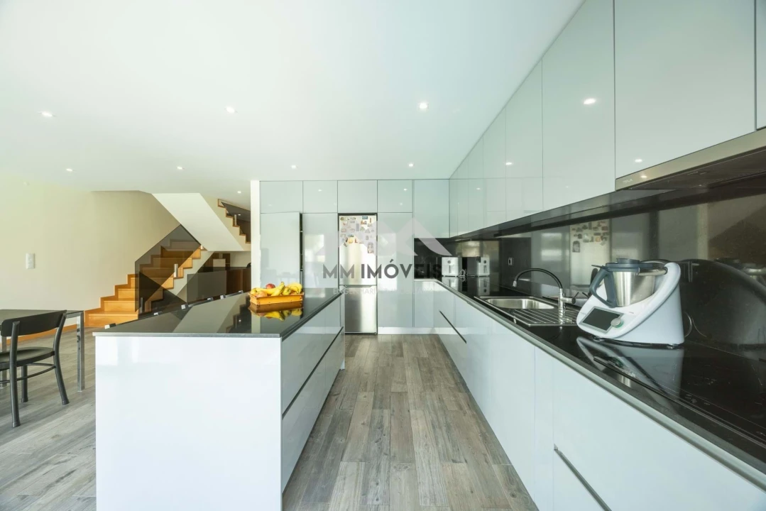 Moradia T3 para Venda em Alfena Foto 3