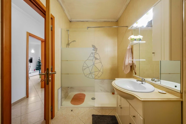 Apartamento T1 para Arrendamento em Portimão Foto 7