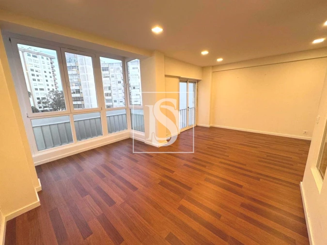 Apartamento T2 para Arrendamento em Oeiras e São Julião da Barra, Paço de Arcos e Caxias Foto 5