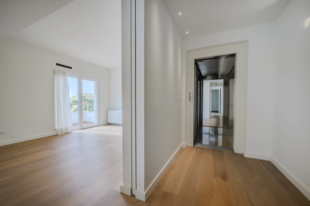 Moradia T5 para Venda em Carcavelos e Parede Foto 26