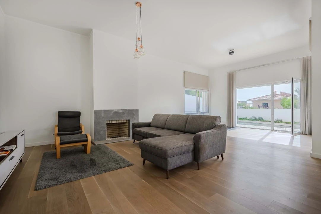 Moradia T5 para Venda em Carcavelos e Parede Foto 11