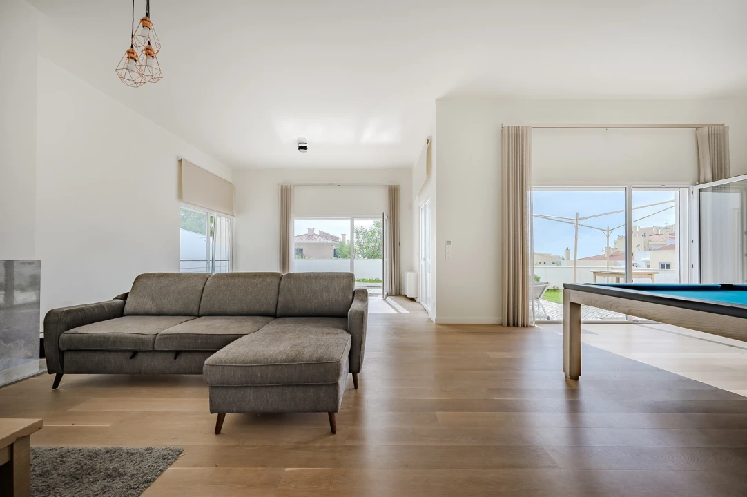 Moradia T5 para Venda em Carcavelos e Parede Foto 12