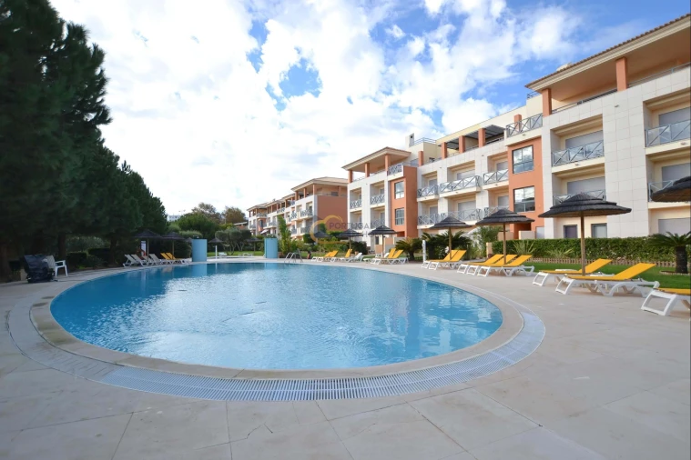 Apartamento T2 para Arrendamento em Albufeira e Olhos de Água Foto 23