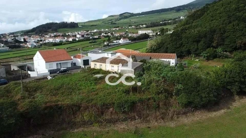 Moradia T2 para Venda em Santa Barbara