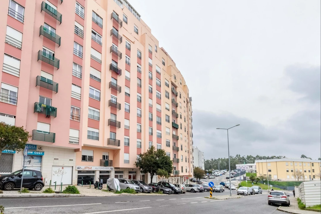 Apartamento T3 para Venda em Rio de Mouro Foto 1