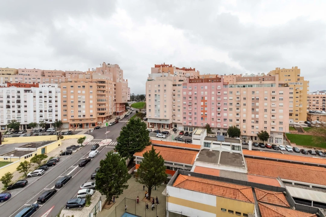 Apartamento T3 para Venda em Rio de Mouro Foto 16