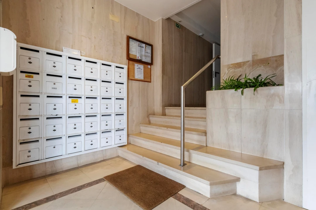 Apartamento T3 para Venda em Rio de Mouro Foto 3