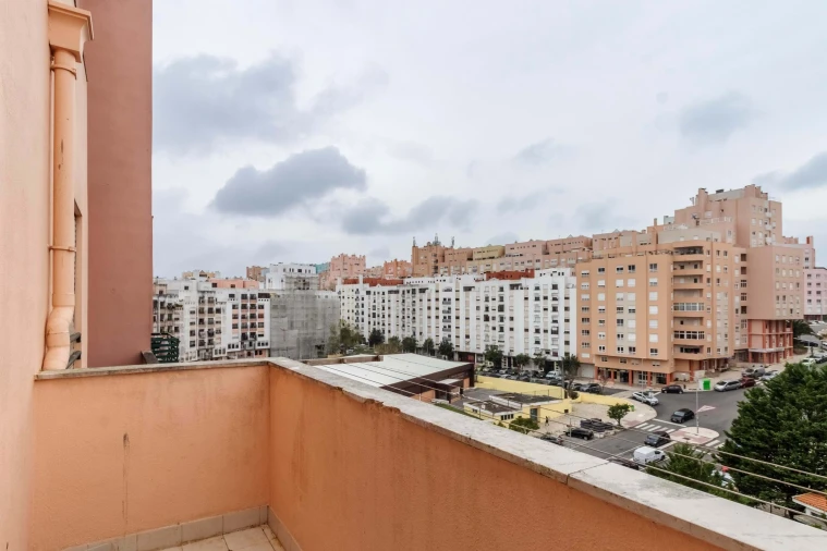 Apartamento T3 para Venda em Rio de Mouro Foto 17
