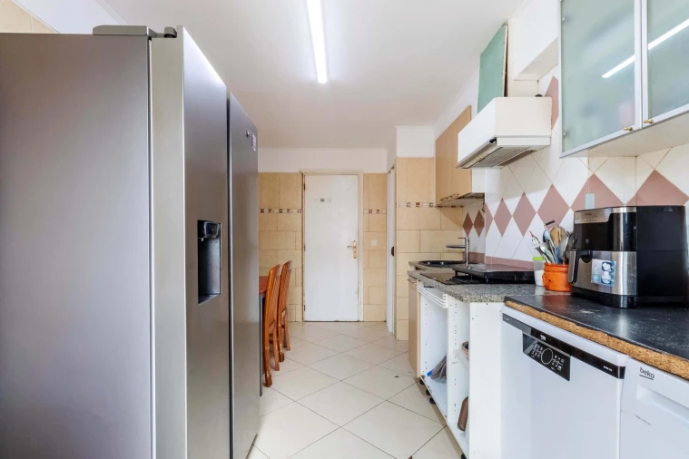 Apartamento T3 para Venda em Rio de Mouro Foto 18