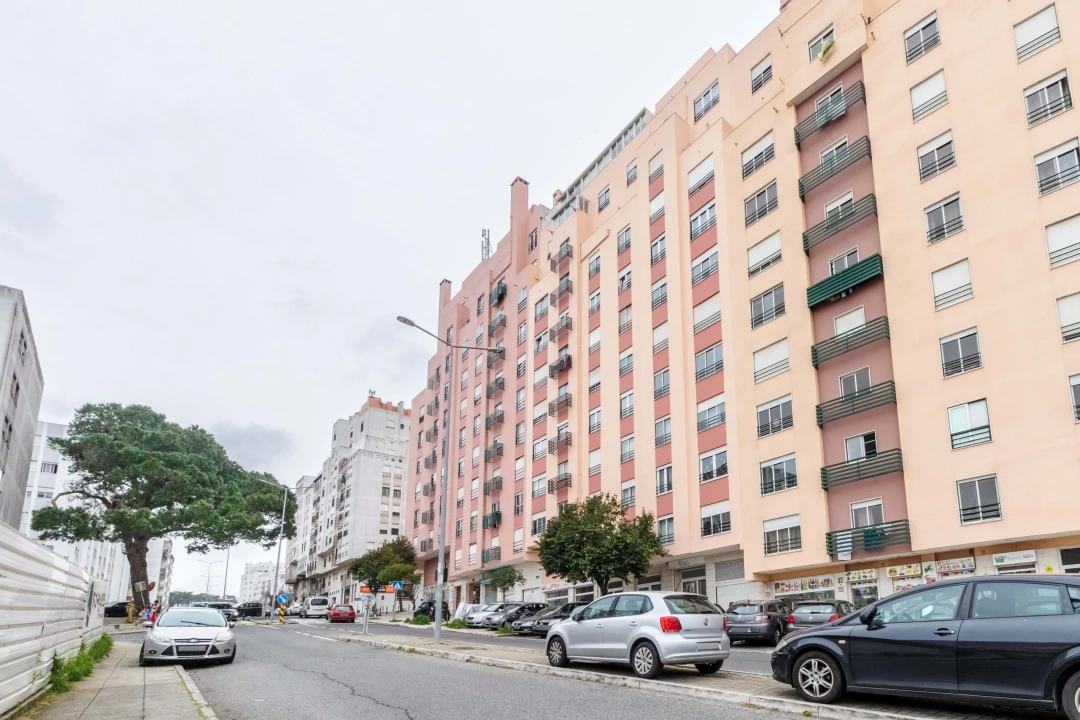 Apartamento T3 para Venda em Rio de Mouro Foto 46