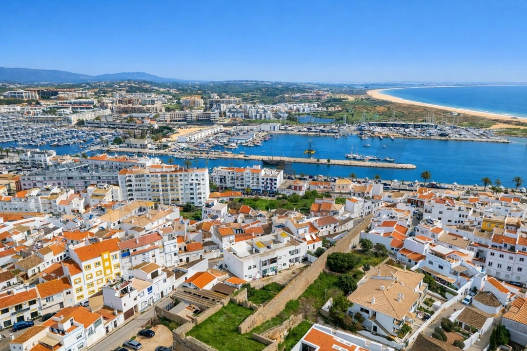 Moradia T4 para Venda em Lagos (São Sebastião e Santa Maria) Foto 39