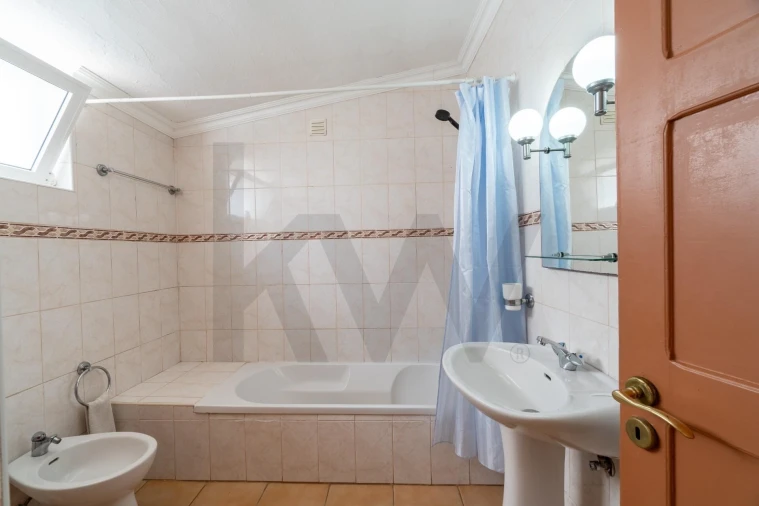 Moradia T4 para Venda em Lagos (São Sebastião e Santa Maria) Foto 16