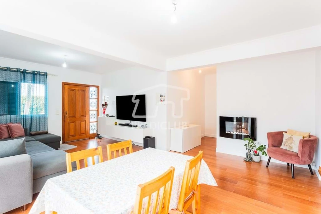 Moradia T3 para Venda em São Roque Foto 6