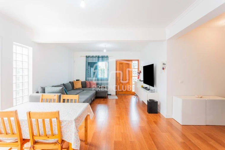 Moradia T3 para Venda em São Roque Foto 5